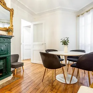  Appartement Abbesses - Superbe Avec Cheminées
